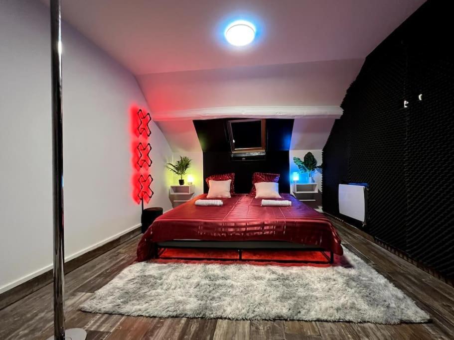 Red Love-Room / Balneo & Plus ! Souppes-sur-Loing Exteriér fotografie