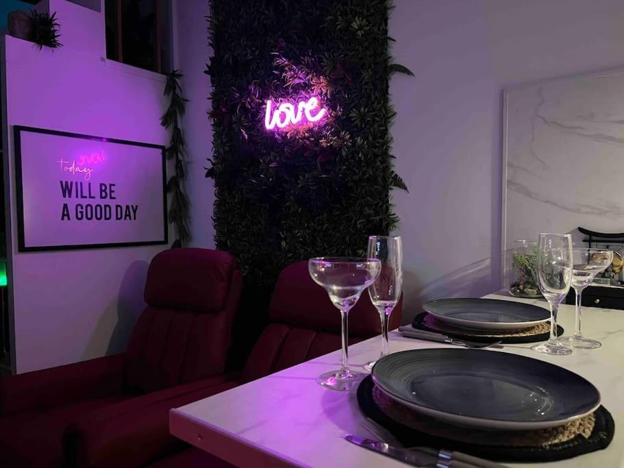 Red Love-Room / Balneo & Plus ! Souppes-sur-Loing Exteriér fotografie