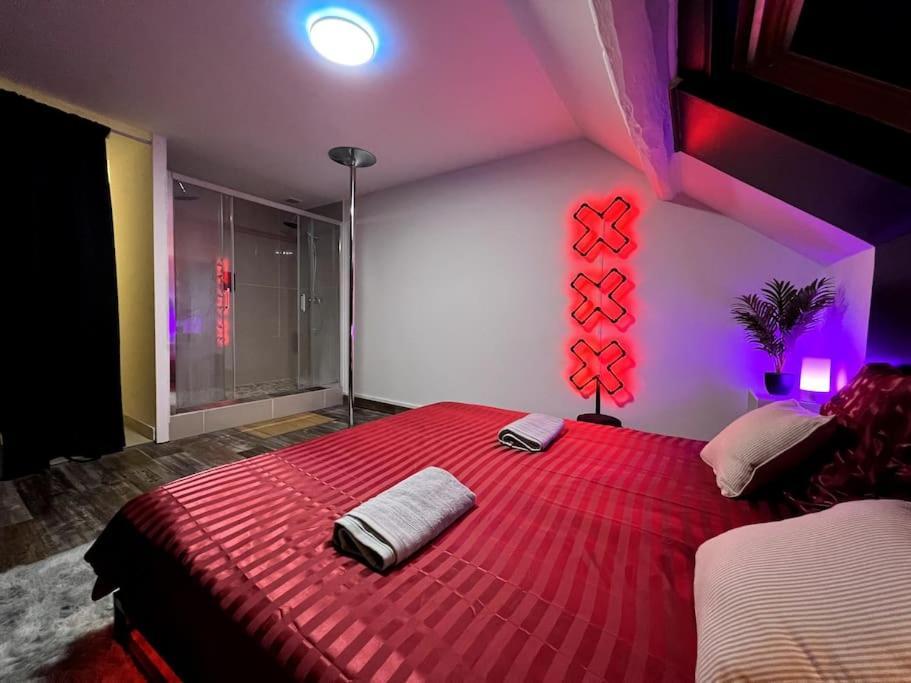 Red Love-Room / Balneo & Plus ! Souppes-sur-Loing Exteriér fotografie